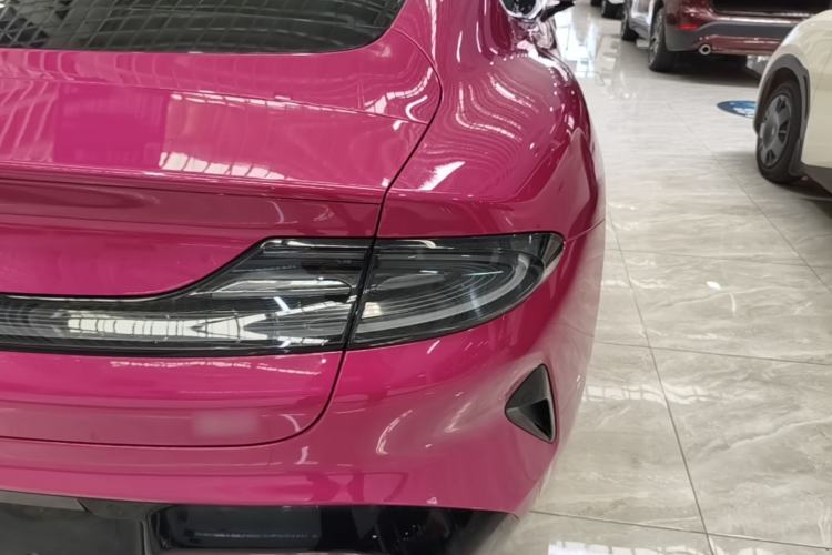 Used Xiaomi Auto SU7 2024 Rear-Drive Long-Range Intelligent Driving Version Right Rear Taillight