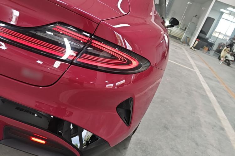 Used Xiaomi Auto SU7 2024 Rear-Drive Long-Range Intelligent Driving Version Right Rear Taillight