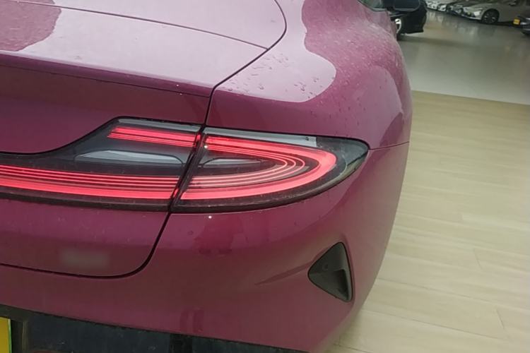 Used Xiaomi Auto SU7 2024 Rear-Drive Long-Range Intelligent Driving Version Right Rear Taillight