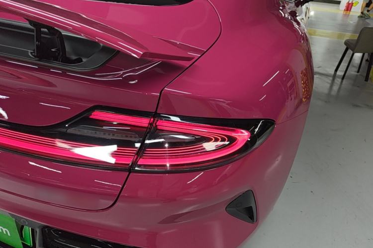 Used Xiaomi Auto SU7 2024 Four-Wheel Drive Ultra-Long Range Advanced Intelligent Driving Max Edition Right Rear Taillight