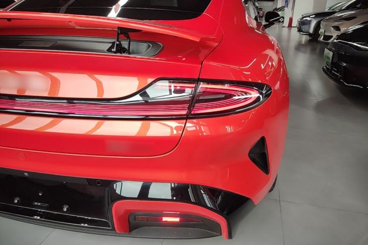 Used Xiaomi Auto SU7 2024 Four-Wheel Drive Ultra-Long Range Advanced Intelligent Driving Max Edition Right Rear Taillight