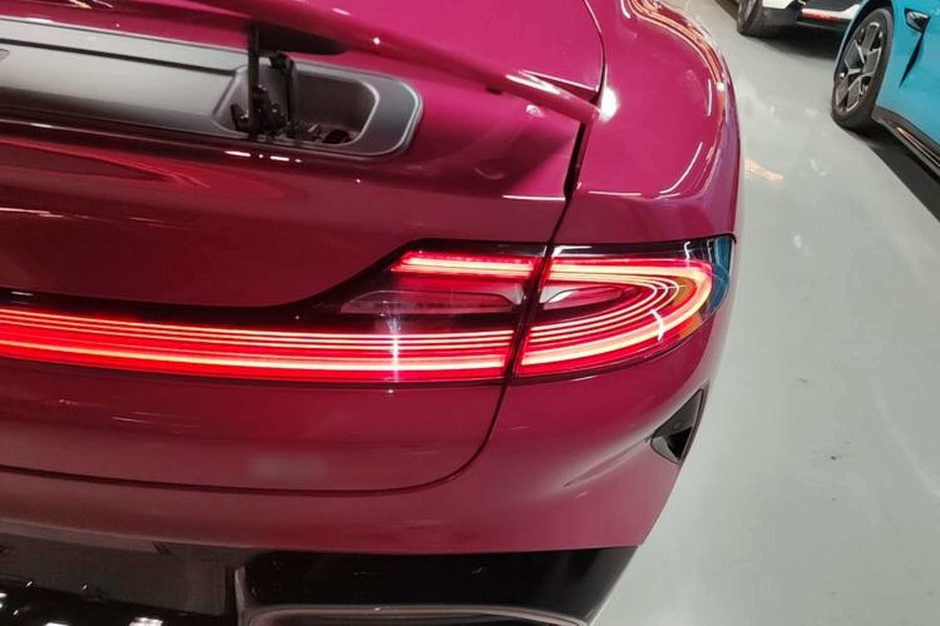 Used Xiaomi Auto SU7 2024 Four-Wheel Drive Ultra-Long Range Advanced Intelligent Driving Max Edition Right Rear Taillight