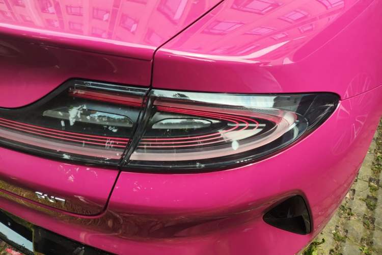 Used Xiaomi Auto SU7 2024 Rear-Drive Long-Range Intelligent Driving Version Right Rear Taillight