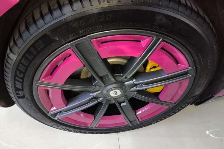 Used Xiaomi Auto SU7 2024 Four-Wheel Drive Ultra-Long Range Advanced Intelligent Driving Max Edition Right Rear Wheel Hub