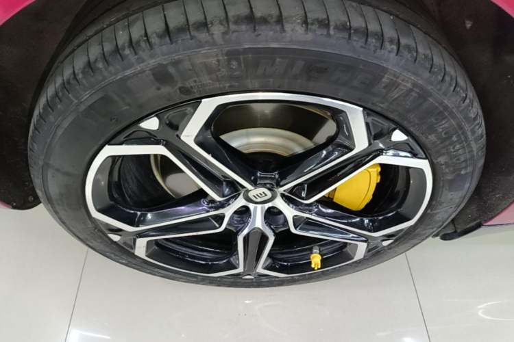 Used Xiaomi Auto SU7 2024 Four-Wheel Drive Ultra-Long Range Advanced Intelligent Driving Max Edition Right Rear Wheel Hub