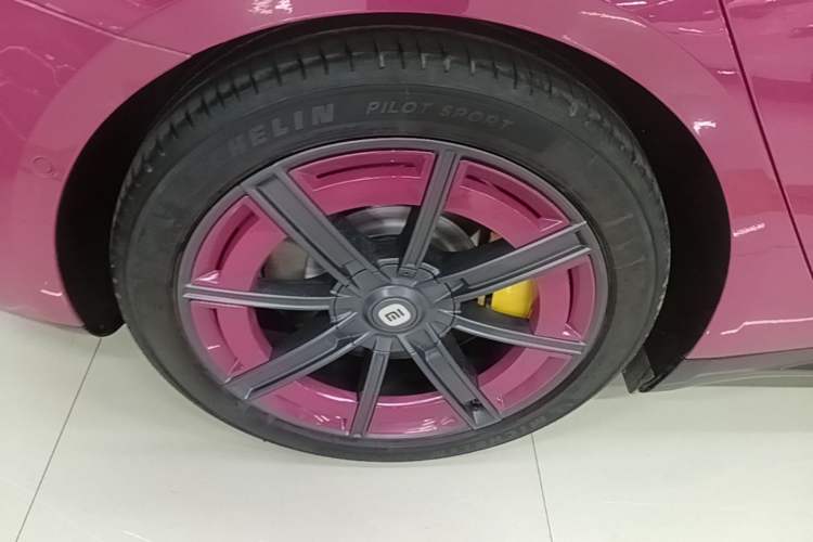 Used Xiaomi Auto SU7 2024 Four-Wheel Drive Ultra-Long Range Advanced Intelligent Driving Max Edition Right Rear Wheel Hub