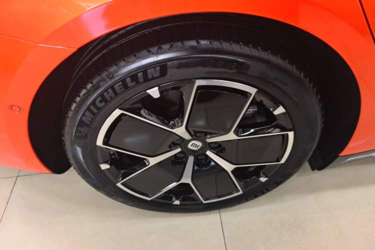 Used Xiaomi Auto SU7 2024 Rear-Drive Long-Range Intelligent Driving Version Right Rear Wheel Hub