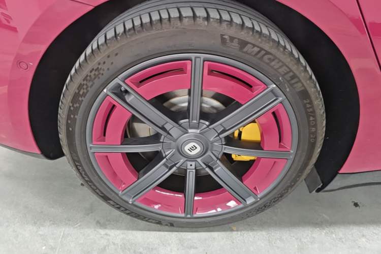 Used Xiaomi Auto SU7 2024 Rear-Drive Long-Range Intelligent Driving Version Right Rear Wheel Hub