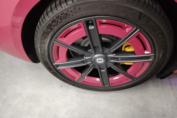 Used Xiaomi Auto SU7 2024 Four-Wheel Drive Ultra-Long Range Advanced Intelligent Driving Max Edition Right Rear Wheel Hub