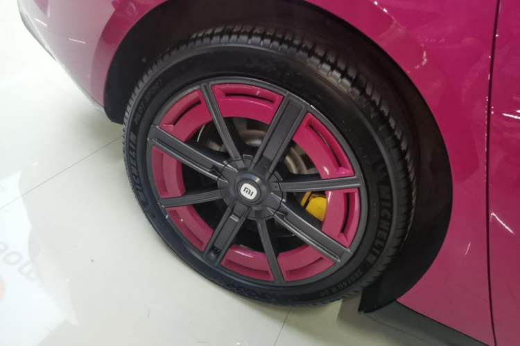 Used Xiaomi Auto SU7 2024 Four-Wheel Drive Ultra-Long Range Advanced Intelligent Driving Max Edition Right Rear Wheel Hub