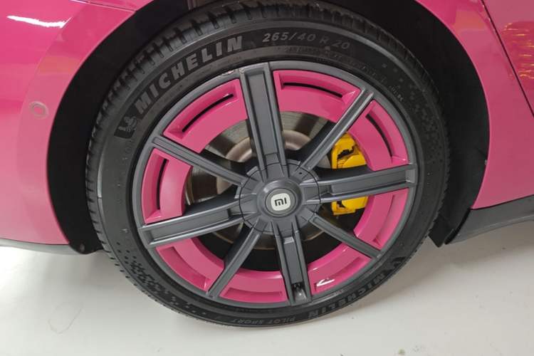 Used Xiaomi Auto SU7 2024 Four-Wheel Drive Ultra-Long Range Advanced Intelligent Driving Max Edition Right Rear Wheel Hub