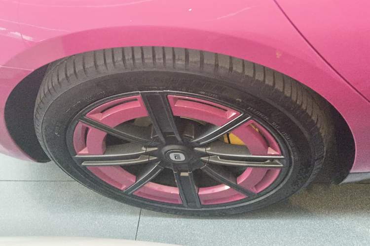 Used Xiaomi Auto SU7 2024 Four-Wheel Drive Ultra-Long Range Advanced Intelligent Driving Max Edition Right Rear Wheel Hub