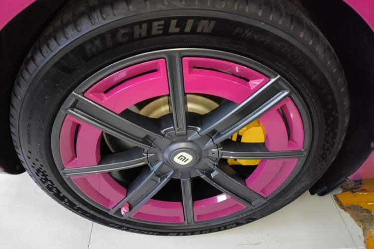 Used Xiaomi Auto SU7 2024 Four-Wheel Drive Ultra-Long Range Advanced Intelligent Driving Max Edition Right Rear Wheel Hub