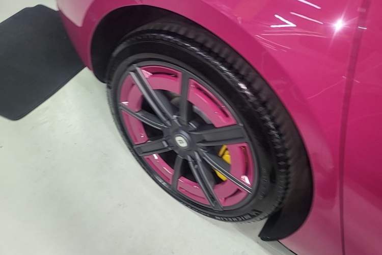Used Xiaomi Auto SU7 2024 Rear-Drive Ultra-Long Range Advanced Pro-Level Intelligent Driving Version Right Rear Wheel Hub