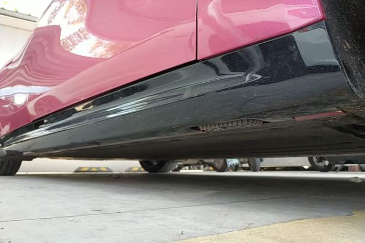 Used Xiaomi Auto SU7 2024 Rear-Drive Long-Range Intelligent Driving Version Right Side Sill