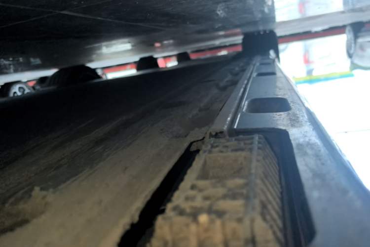 Used Xiaomi Auto SU7 2024 Four-Wheel Drive Ultra-Long Range Advanced Intelligent Driving Max Edition Right Side Sill