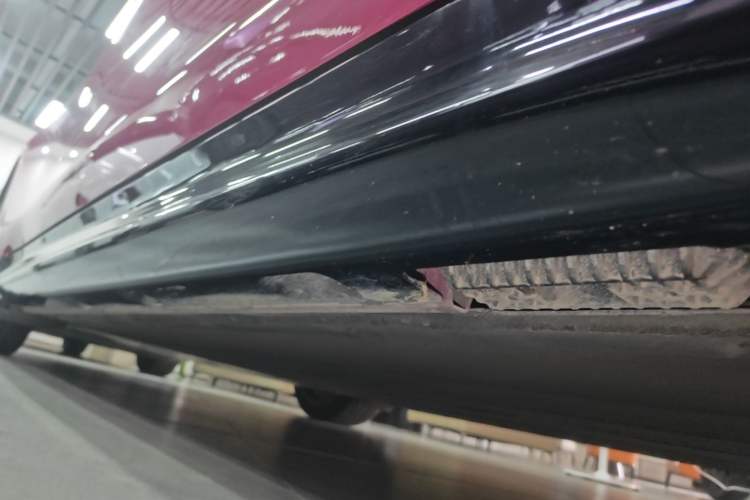 Used Xiaomi Auto SU7 2024 Rear-Drive Long-Range Intelligent Driving Version Right Side Sill