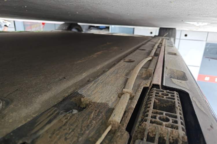 Used Xiaomi Auto SU7 2024 Rear-Drive Long-Range Intelligent Driving Version Right Side Sill