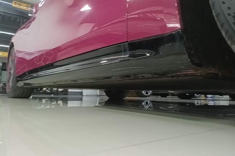 Used Xiaomi Auto SU7 2024 Four-Wheel Drive Ultra-Long Range Advanced Intelligent Driving Max Edition Right Side Sill