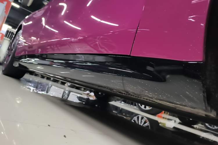 Used Xiaomi Auto SU7 2024 Rear-Drive Ultra-Long Range Advanced Pro-Level Intelligent Driving Version Right Side Sill
