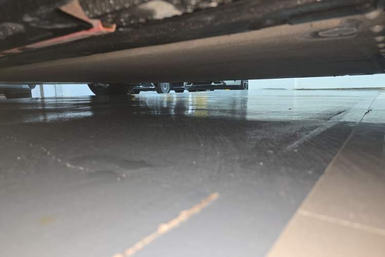 Used Xiaomi Auto SU7 2024 Four-Wheel Drive Ultra-Long Range Advanced Intelligent Driving Max Edition Right Side Sill