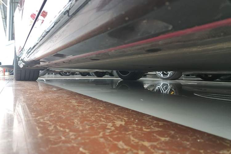 Used Xiaomi Auto SU7 2024 Four-Wheel Drive Ultra-Long Range Advanced Intelligent Driving Max Edition Right Side Sill