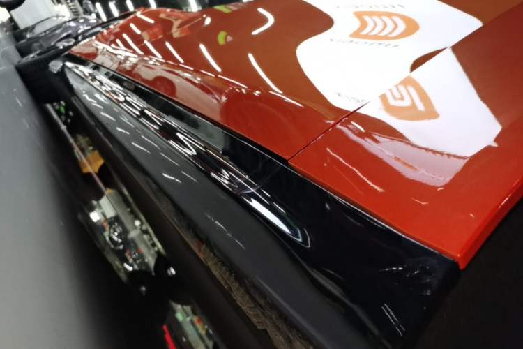 Used Xiaomi Auto SU7 2024 Rear-Drive Long-Range Intelligent Driving Version Right Side Sill