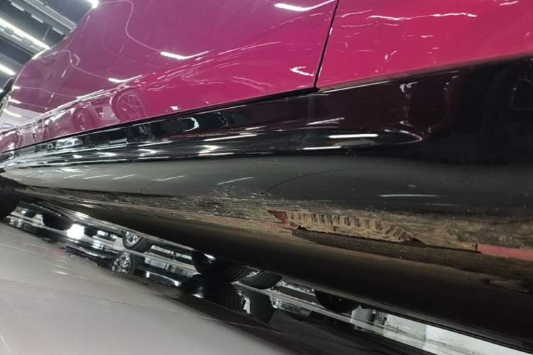 Used Xiaomi Auto SU7 2024 Four-Wheel Drive Ultra-Long Range Advanced Intelligent Driving Max Edition Right Side Sill