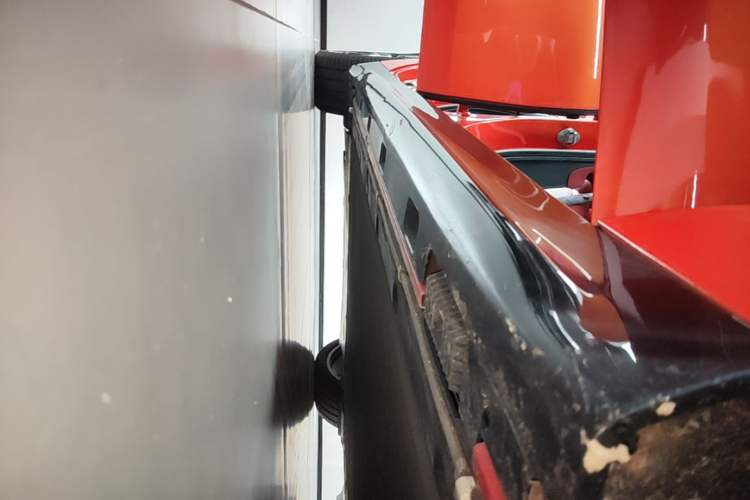 Used Xiaomi Auto SU7 2024 Four-Wheel Drive Ultra-Long Range Advanced Intelligent Driving Max Edition Right Side Sill