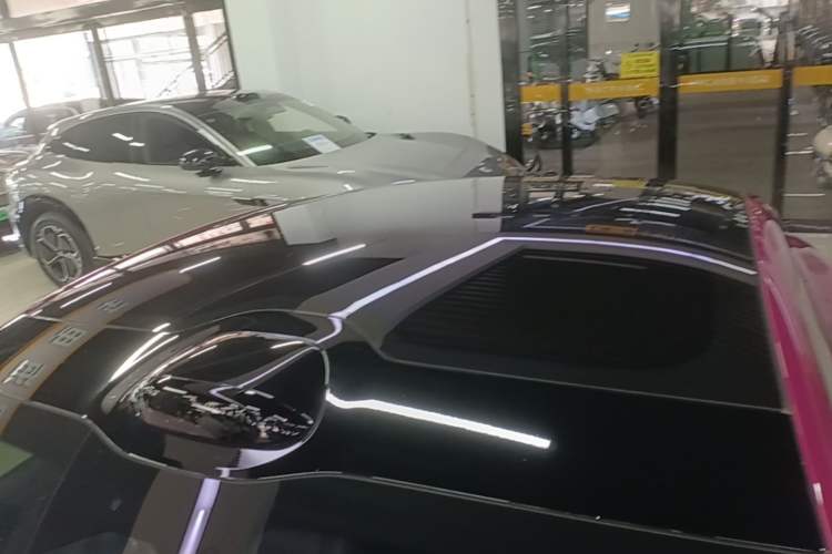 Used Xiaomi Auto SU7 2024 Four-Wheel Drive Ultra-Long Range Advanced Intelligent Driving Max Edition Roof