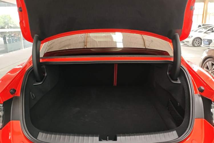 Used Xiaomi Auto SU7 2024 Four-Wheel Drive Ultra-Long Range Advanced Intelligent Driving Max Edition Trunk