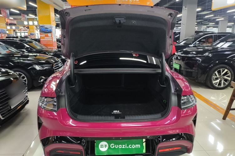 Used Xiaomi Auto SU7 2024 Four-Wheel Drive Ultra-Long Range Advanced Intelligent Driving Max Edition Trunk
