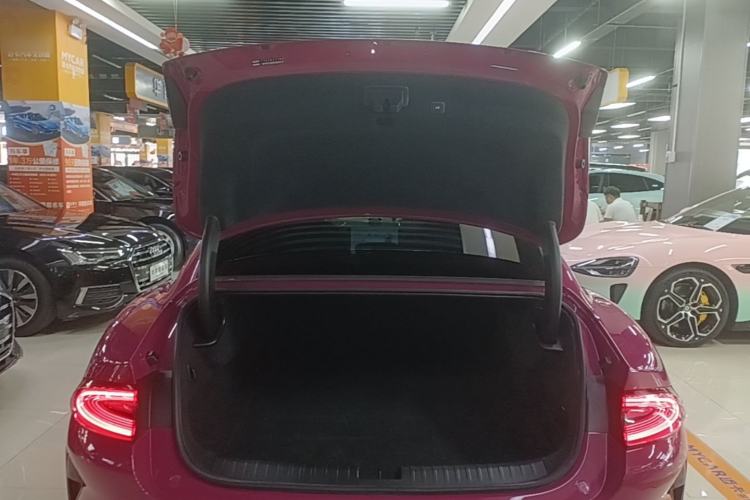 Used Xiaomi Auto SU7 2024 Four-Wheel Drive Ultra-Long Range Advanced Intelligent Driving Max Edition Trunk