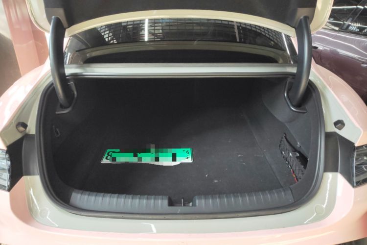 Used Xiaomi Auto SU7 2024 Four-Wheel Drive Ultra-Long Range Advanced Intelligent Driving Max Edition Trunk
