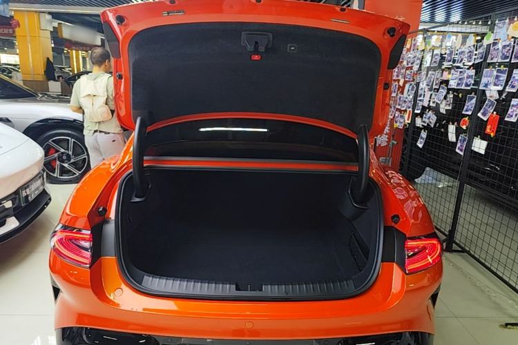 Used Xiaomi Auto SU7 2024 Four-Wheel Drive Ultra-Long Range Advanced Intelligent Driving Max Edition Trunk