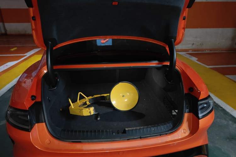 Used Xiaomi Auto SU7 2024 Rear-Drive Long-Range Intelligent Driving Version Trunk