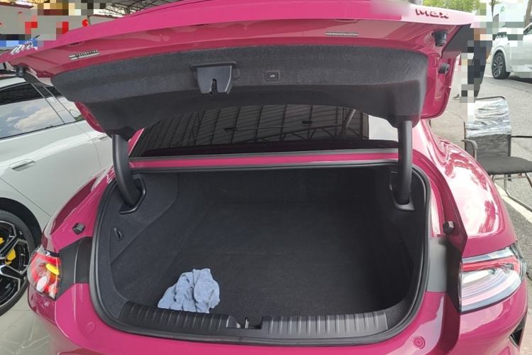 Used Xiaomi Auto SU7 2024 Four-Wheel Drive Ultra-Long Range Advanced Intelligent Driving Max Edition Trunk
