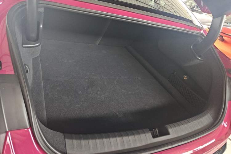 Used Xiaomi Auto SU7 2024 Four-Wheel Drive Ultra-Long Range Advanced Intelligent Driving Max Edition Trunk