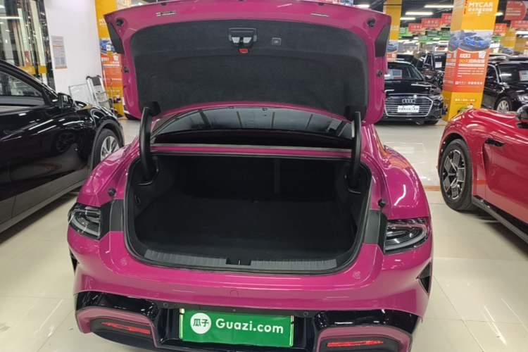 Used Xiaomi Auto SU7 2024 Four-Wheel Drive Ultra-Long Range Advanced Intelligent Driving Max Edition Trunk