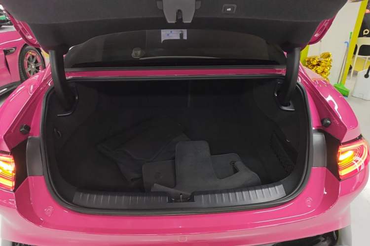 Used Xiaomi Auto SU7 2024 Four-Wheel Drive Ultra-Long Range Advanced Intelligent Driving Max Edition Trunk