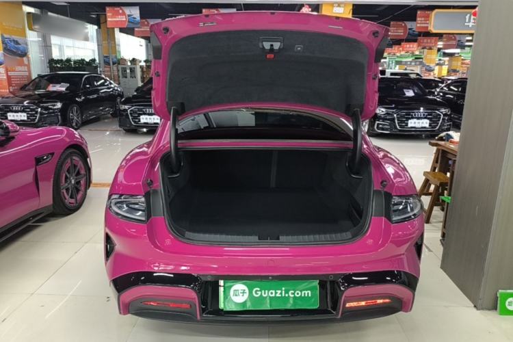 Used Xiaomi Auto SU7 2024 Four-Wheel Drive Ultra-Long Range Advanced Intelligent Driving Max Edition Trunk