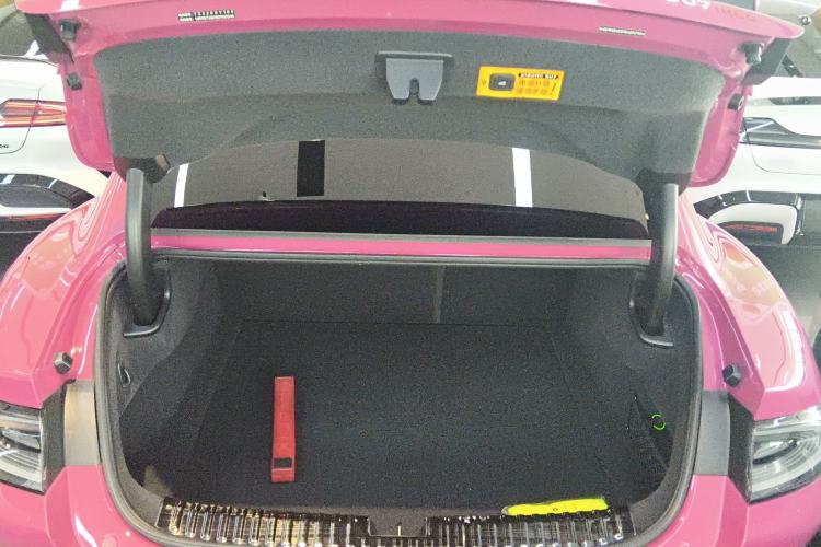 Used Xiaomi Auto SU7 2024 Four-Wheel Drive Ultra-Long Range Advanced Intelligent Driving Max Edition Trunk