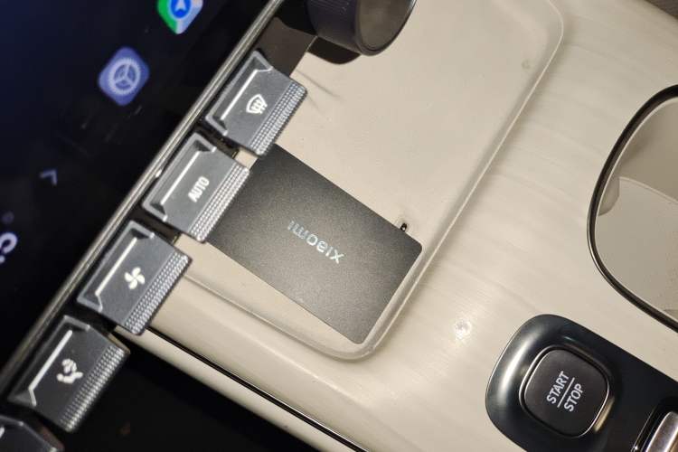 Used Xiaomi Auto SU7 2024 Four-Wheel Drive Ultra-Long Range Advanced Intelligent Driving Max Edition Vehicle Key