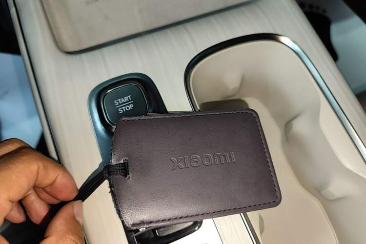 Used Xiaomi Auto SU7 2024 Four-Wheel Drive Ultra-Long Range Advanced Intelligent Driving Max Edition Vehicle Key