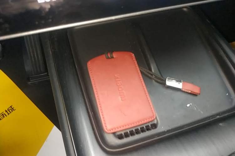 Used Xiaomi Auto SU7 2024 Rear-Drive Long-Range Intelligent Driving Version Vehicle Key