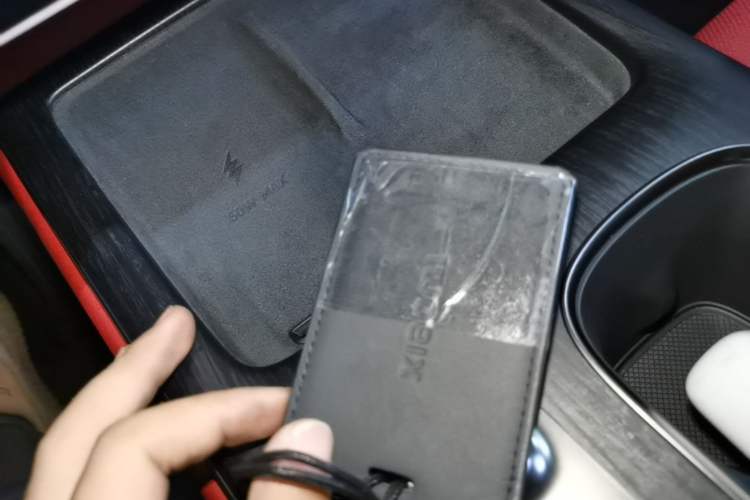 Used Xiaomi Auto SU7 2024 Rear-Drive Long-Range Intelligent Driving Version Vehicle Key