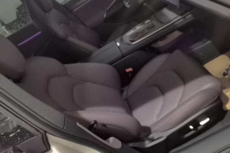 Used Xiaomi Auto SU7 2024 Rear-Drive Long-Range Intelligent Driving Version Right Front Seat