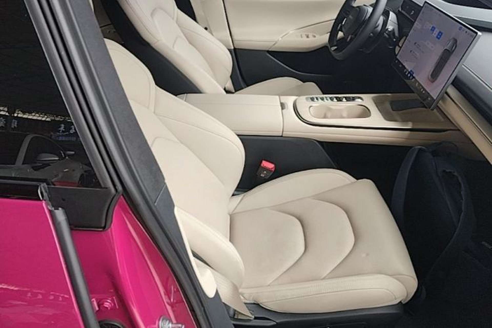 Used Xiaomi Auto SU7 2024 Four-Wheel Drive Ultra-Long Range Advanced Intelligent Driving Max Edition Right Front Seat