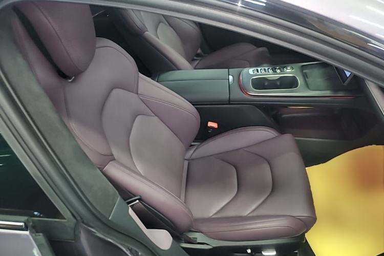 Used Xiaomi Auto SU7 2024 Four-Wheel Drive Ultra-Long Range Advanced Intelligent Driving Max Edition Right Front Seat