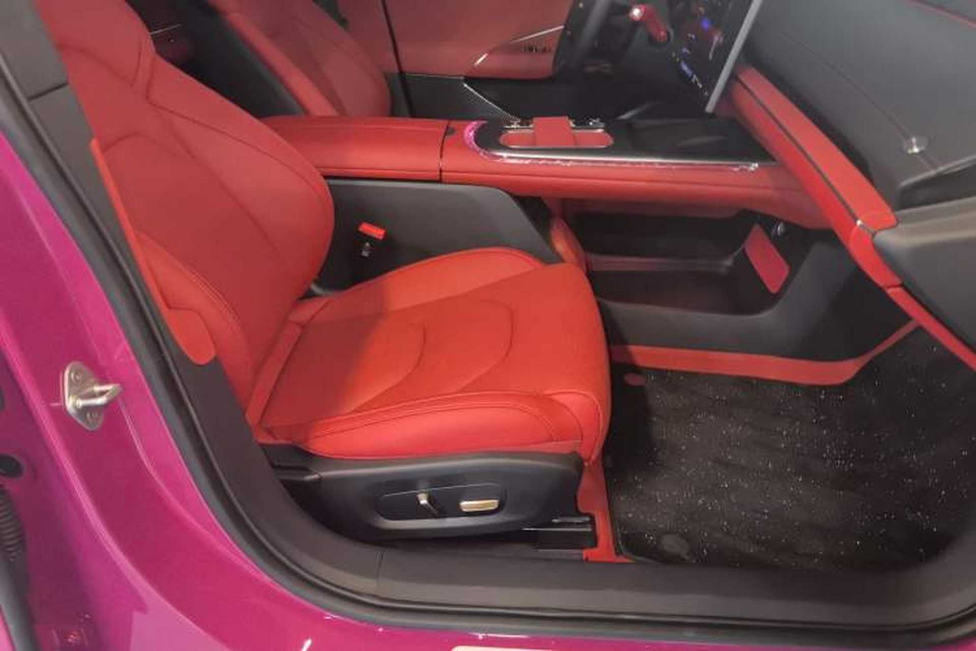 Used Xiaomi Auto SU7 2024 Rear-Drive Ultra-Long Range Advanced Pro-Level Intelligent Driving Version Right Front Seat
